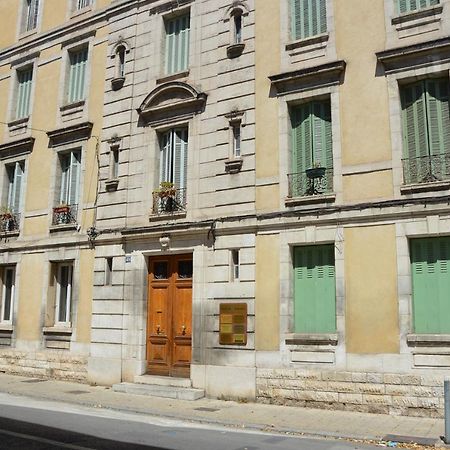 Appartement Intra Muros 8 Personnes Climatise Wifi Stationnement Facile Avignon Exteriör bild