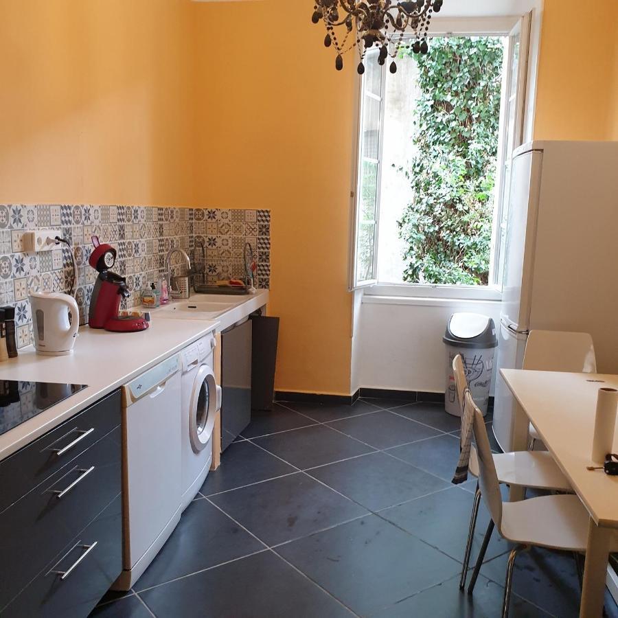 Appartement Intra Muros 8 Personnes Climatise Wifi Stationnement Facile Avignon Exteriör bild